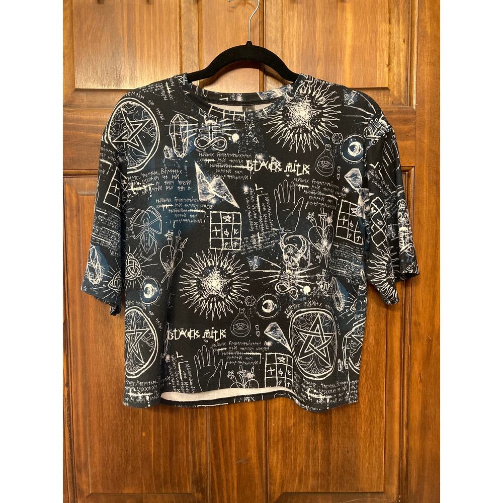 Blackmilk XSMALL boxy Spellbound crop